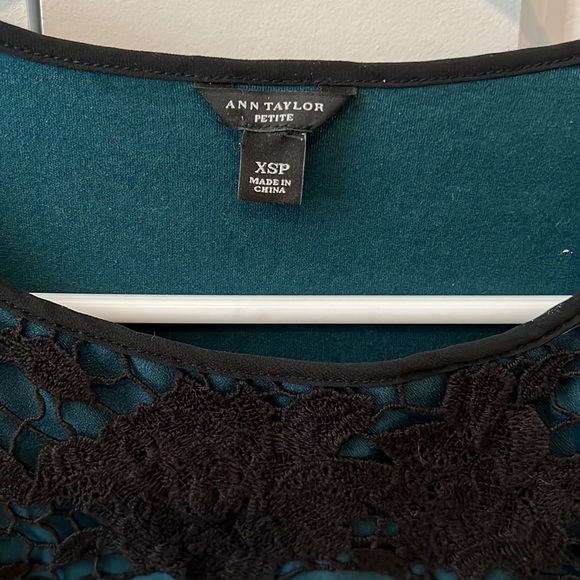 Ann Taylor, XSP, Dark Green Black Lace Casual/Work Shirt. Worn Twice. - Picture 2 of 6